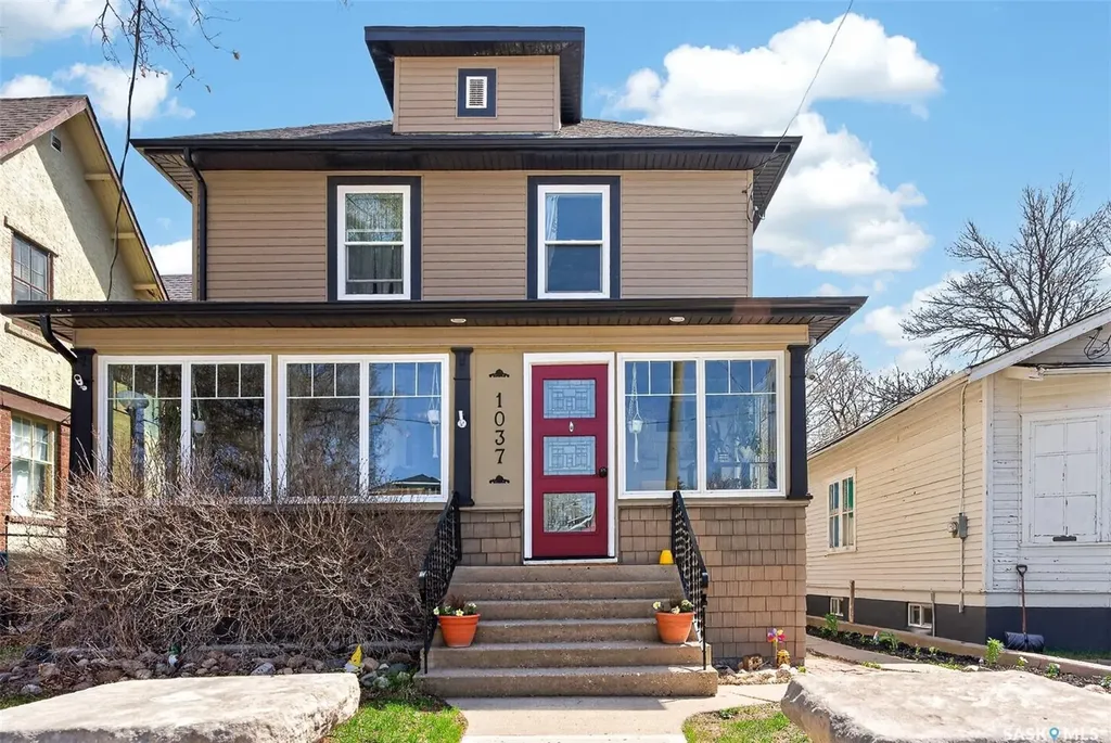 1037 Chestnut Avenue Moose Jaw SK S6H 1A5