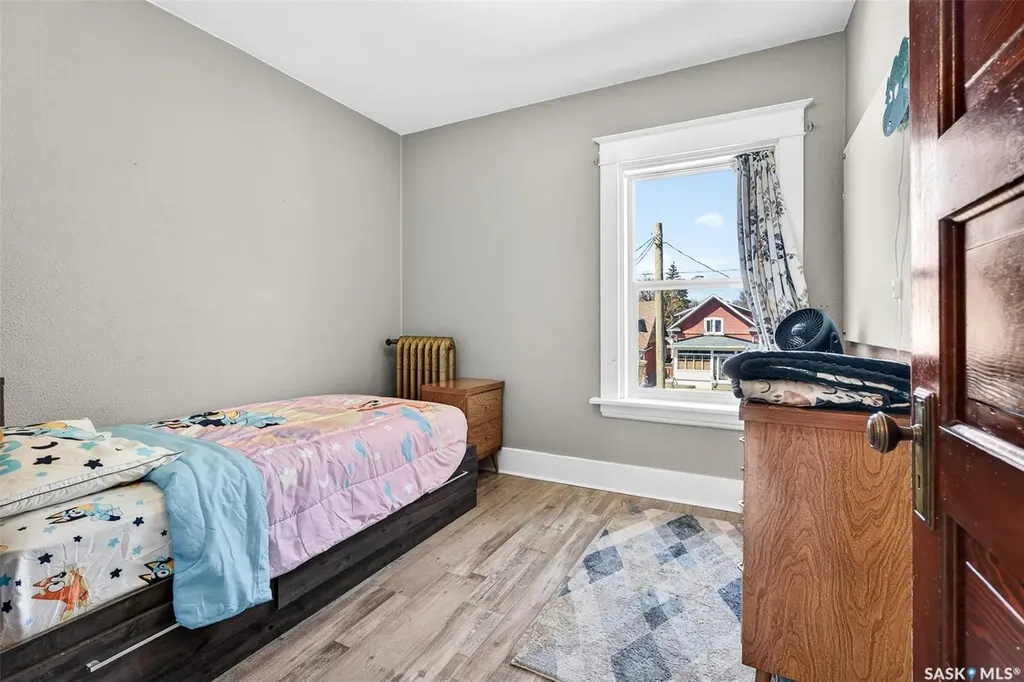 1037 Chestnut Avenue Moose Jaw SK S6H 1A5