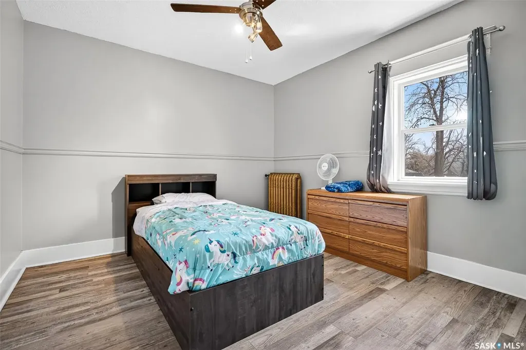 1037 Chestnut Avenue Moose Jaw SK S6H 1A5