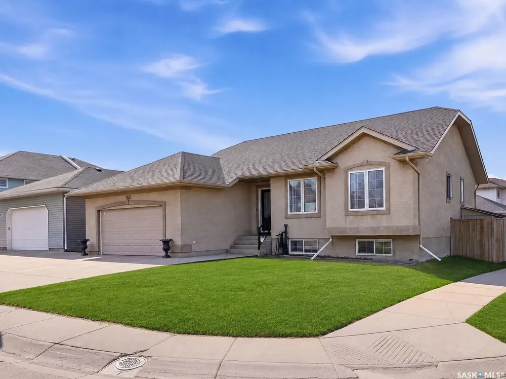 102 Keedwell Street Saskatoon SK S7W 1B4