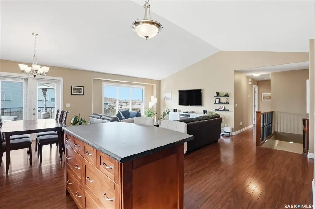 102 Keedwell Street Saskatoon SK S7W 1B4