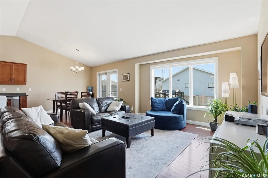 102 Keedwell Street Saskatoon SK S7W 1B4