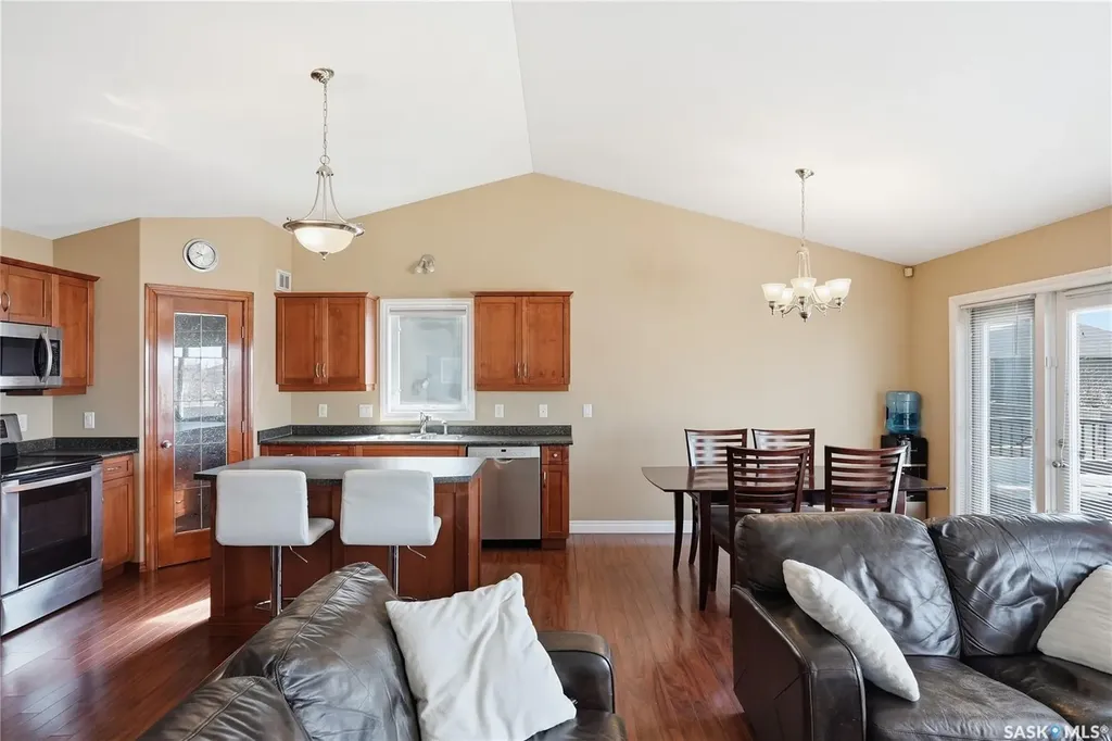102 Keedwell Street Saskatoon SK S7W 1B4