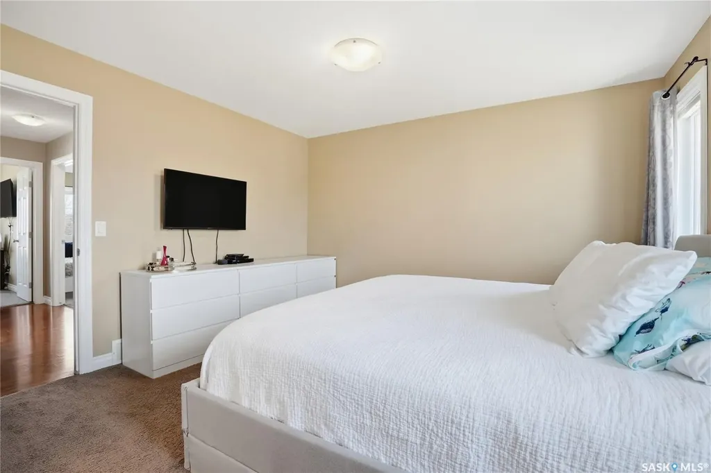 102 Keedwell Street Saskatoon SK S7W 1B4