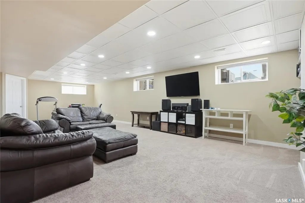 102 Keedwell Street Saskatoon SK S7W 1B4