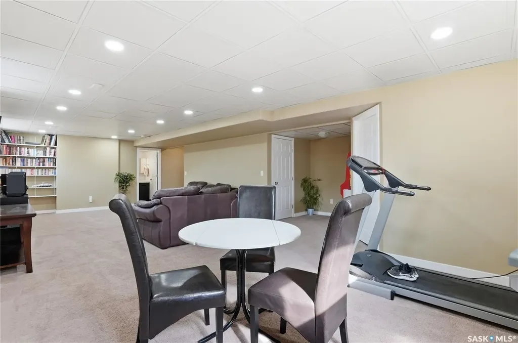 102 Keedwell Street Saskatoon SK S7W 1B4