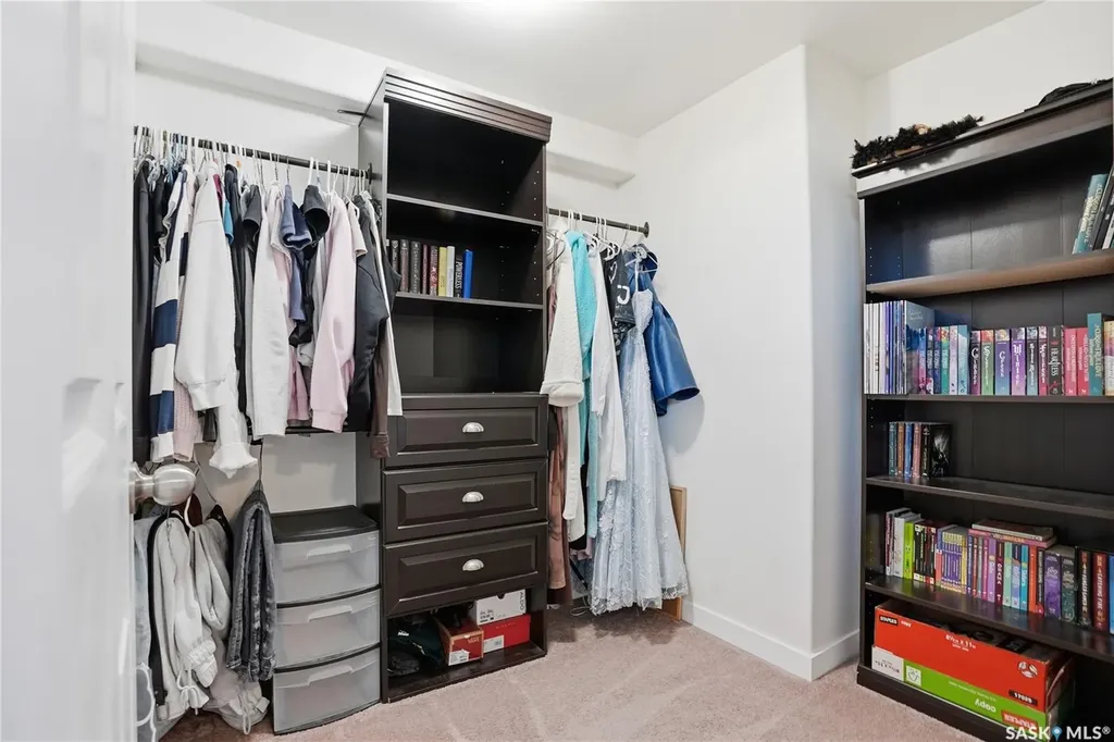 102 Keedwell Street Saskatoon SK S7W 1B4