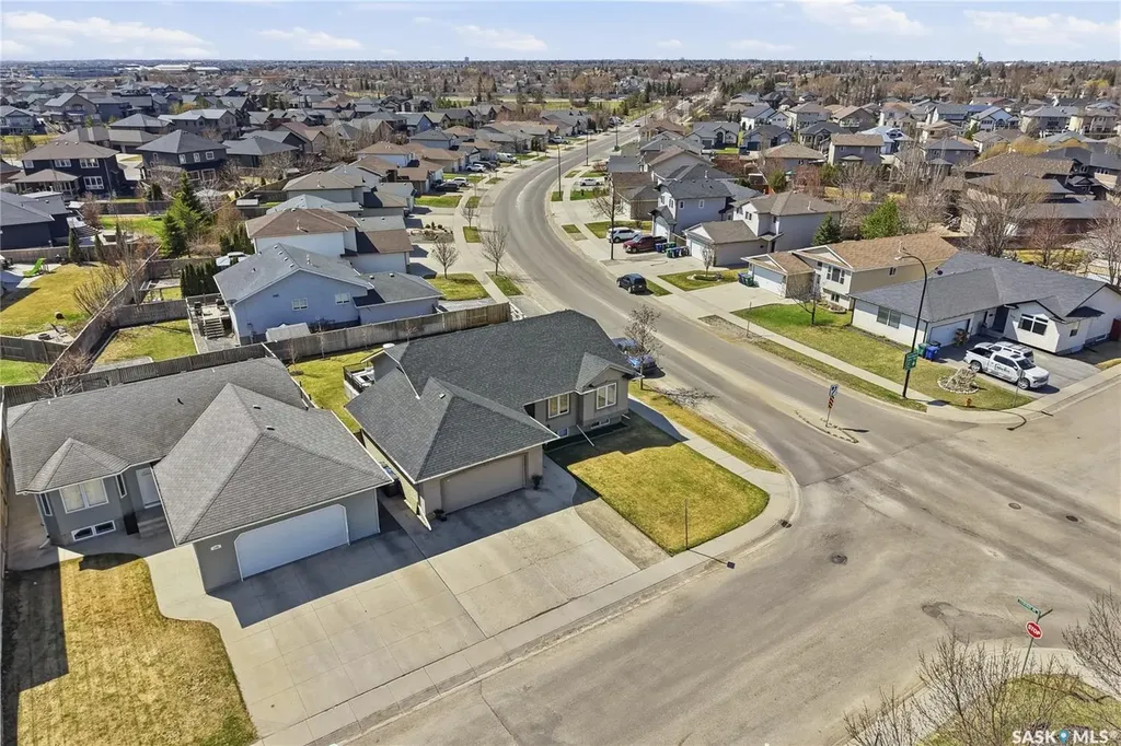 102 Keedwell Street Saskatoon SK S7W 1B4