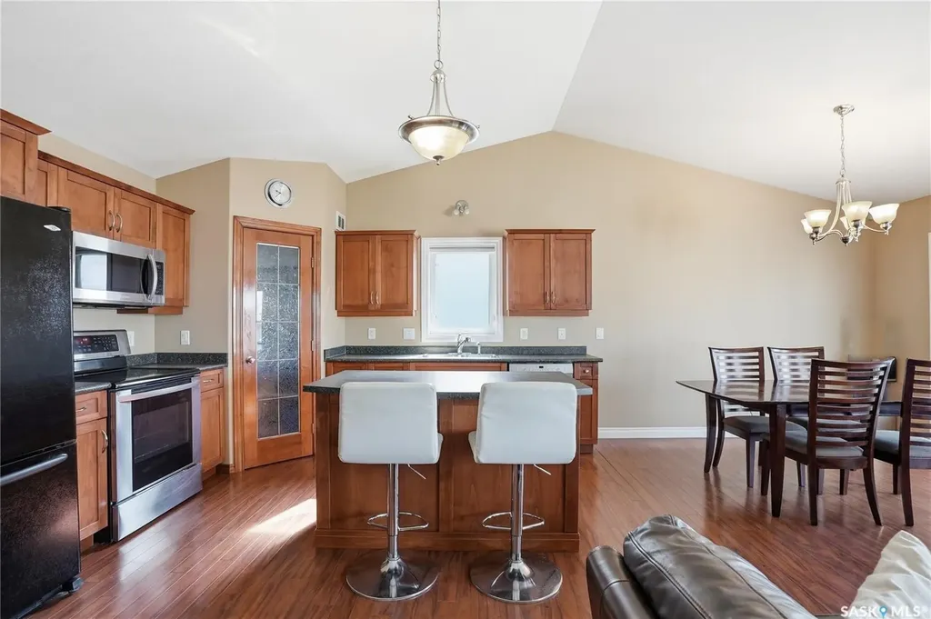 102 Keedwell Street Saskatoon SK S7W 1B4