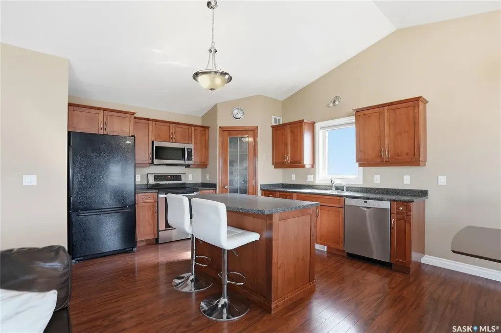 102 Keedwell Street Saskatoon SK S7W 1B4