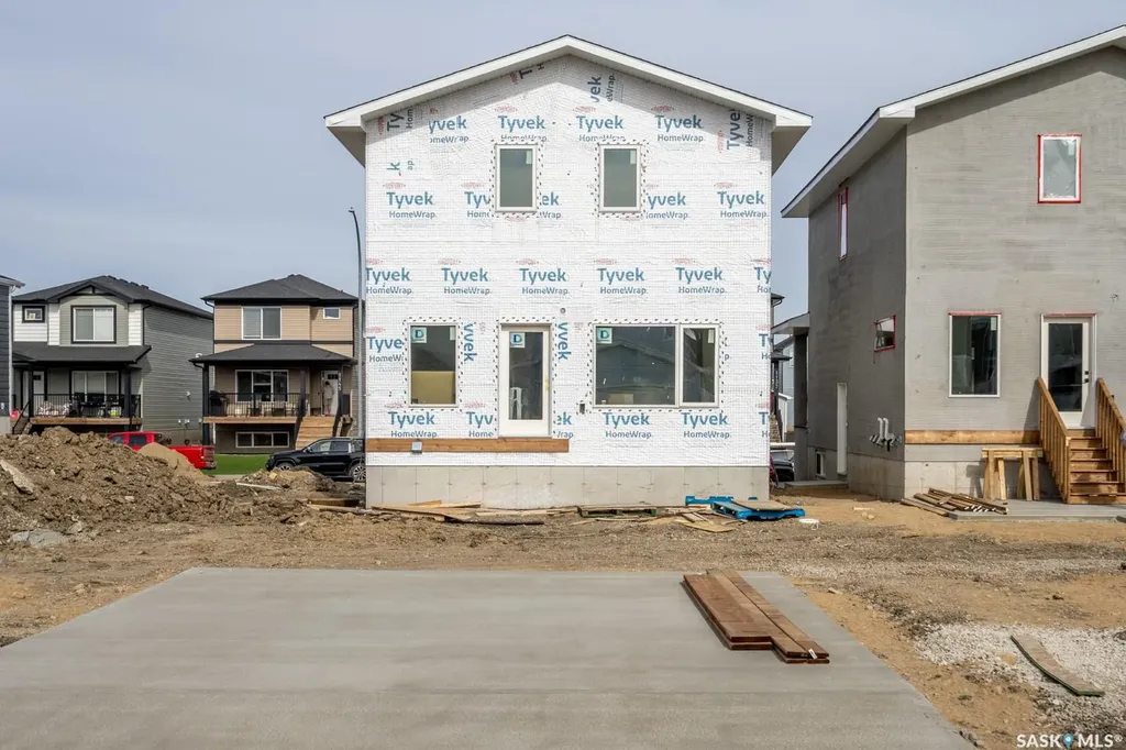 1142 Poley Street N Regina SK S4R 8H3
