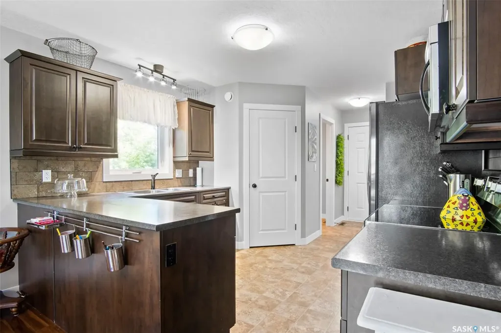 106 2nd Avenue N Lucky Lake SK S0L 1Z0