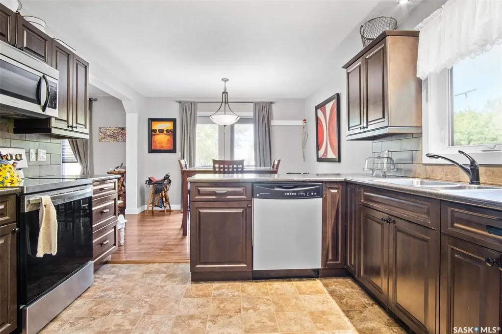 106 2nd Avenue N Lucky Lake SK S0L 1Z0