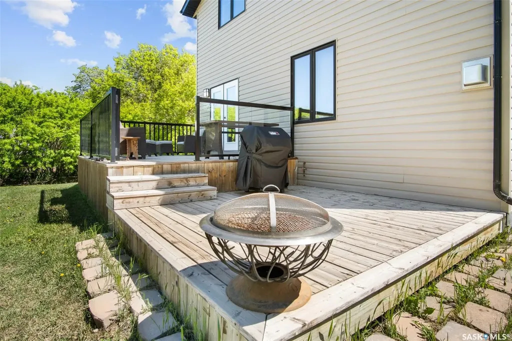 106 2nd Avenue N Lucky Lake SK S0L 1Z0