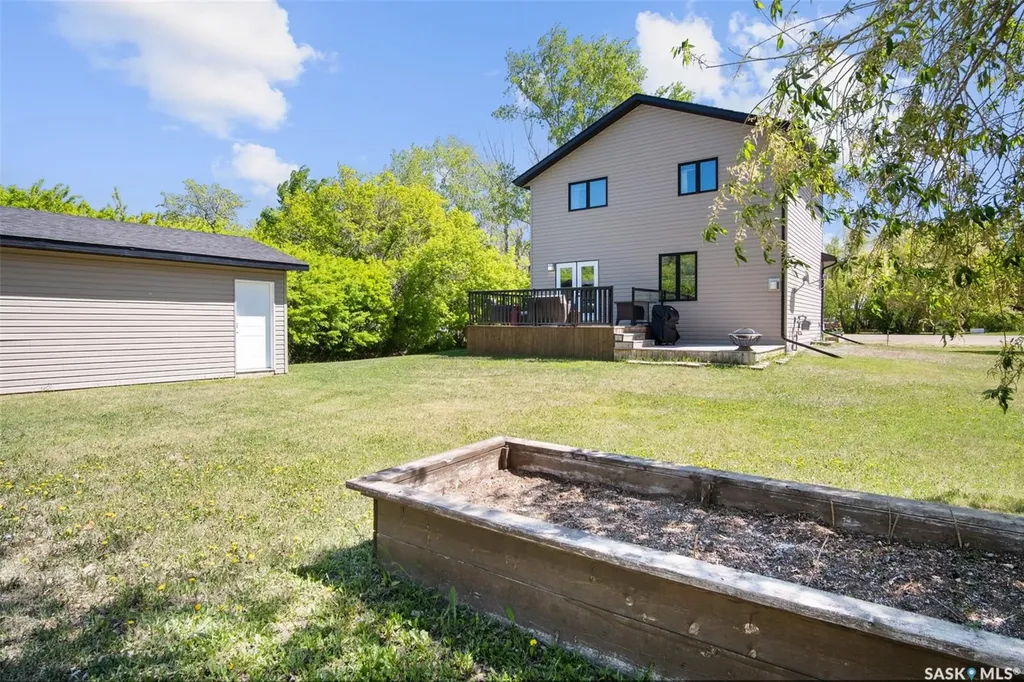 106 2nd Avenue N Lucky Lake SK S0L 1Z0
