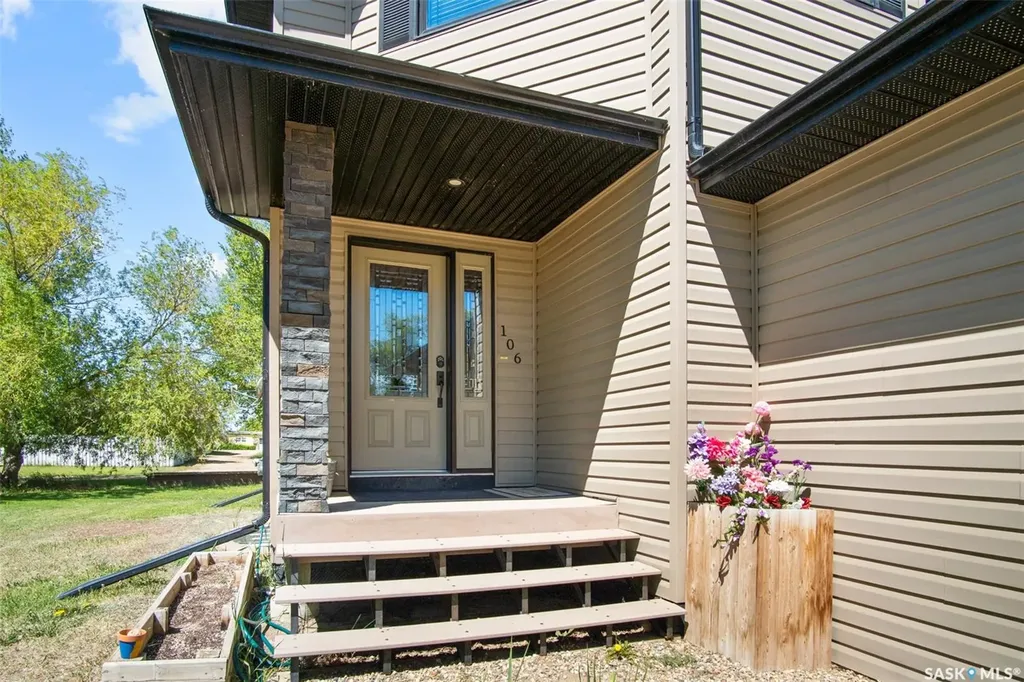 106 2nd Avenue N Lucky Lake SK S0L 1Z0