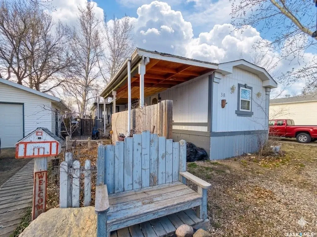 38 Prairie Sun Court Swift Current SK S9H 3X3