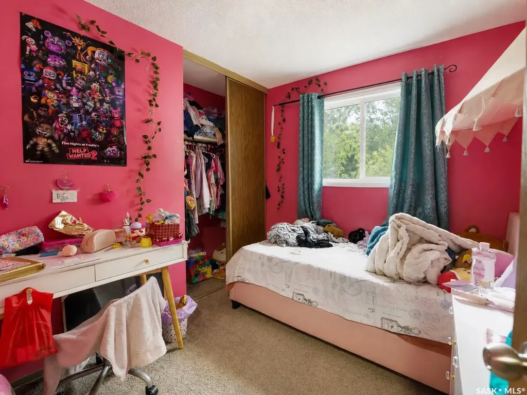 1739 Fleet Street Regina SK S4N 6B4