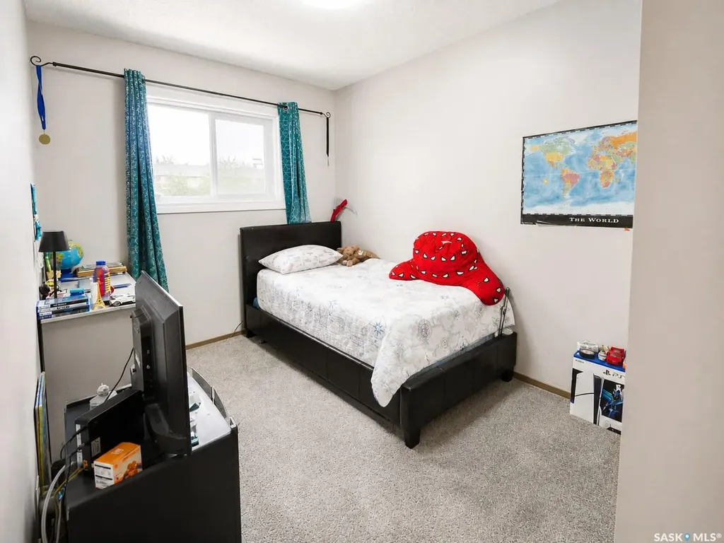 1739 Fleet Street Regina SK S4N 6B4