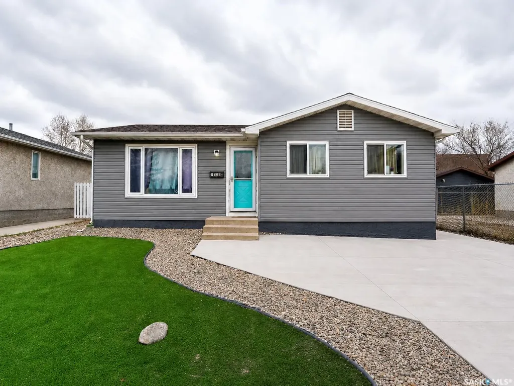 1739 Fleet Street Regina SK S4N 6B4