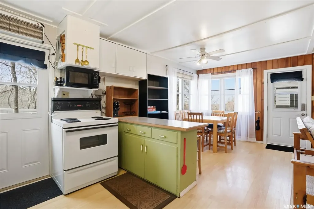 228A Green Avenue Regina Beach SK S0G 4C0