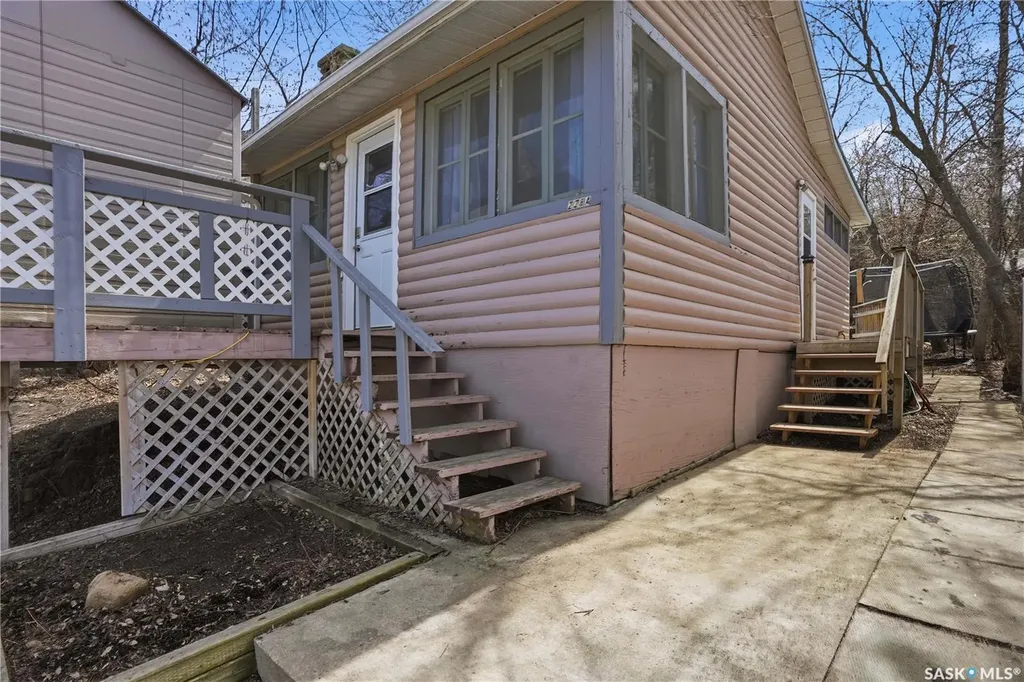 228A Green Avenue Regina Beach SK S0G 4C0