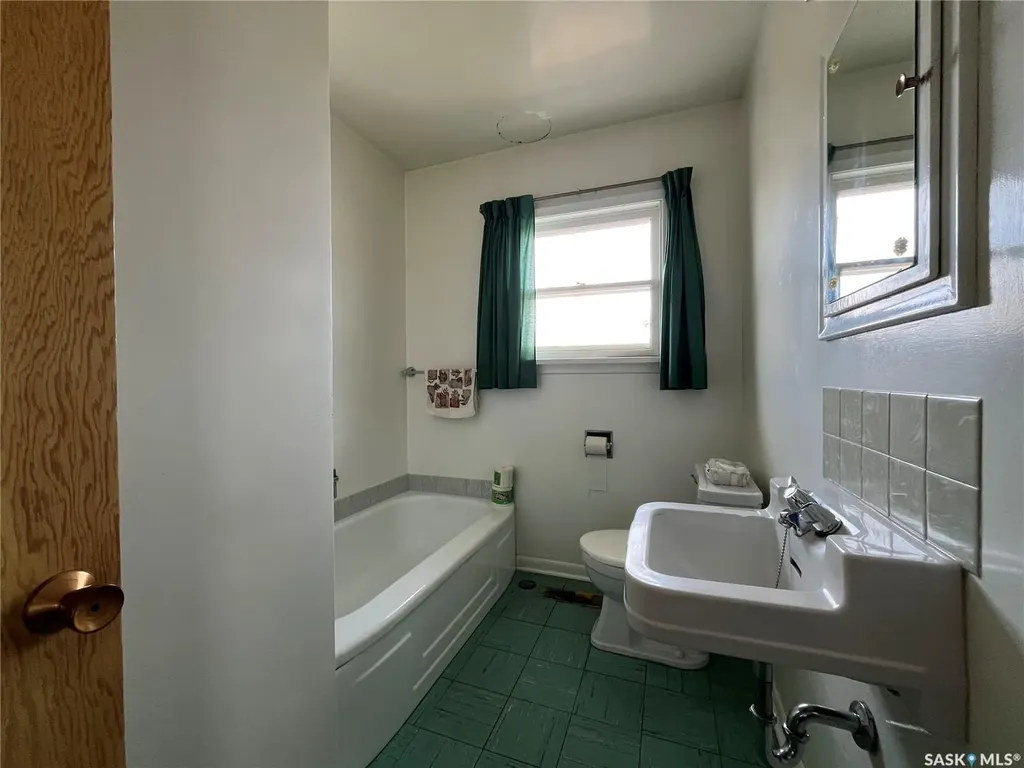 1010 13th Street W Prince Albert SK S6V 3H7