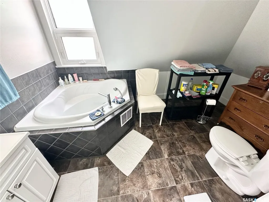 212 Foster Street Weyburn SK S4H 0R1