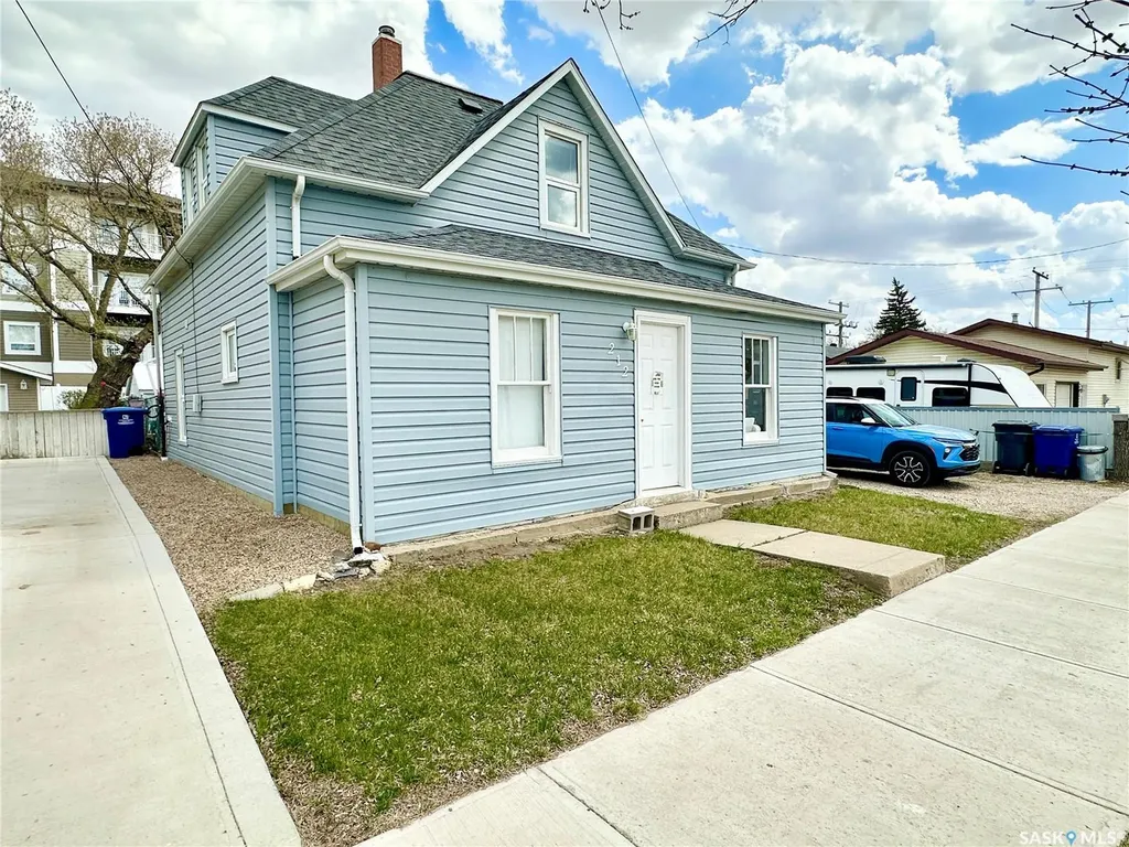 212 Foster Street Weyburn SK S4H 0R1