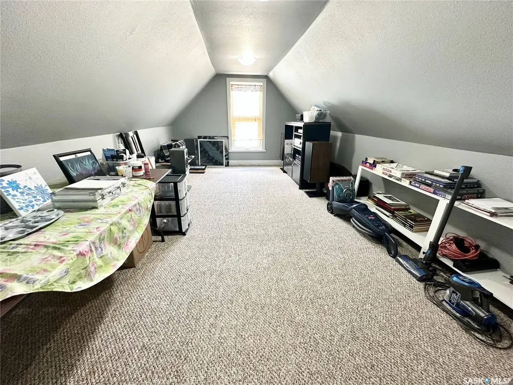 212 Foster Street Weyburn SK S4H 0R1