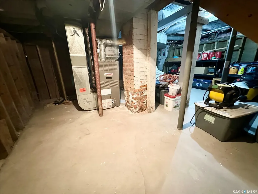 212 Foster Street Weyburn SK S4H 0R1