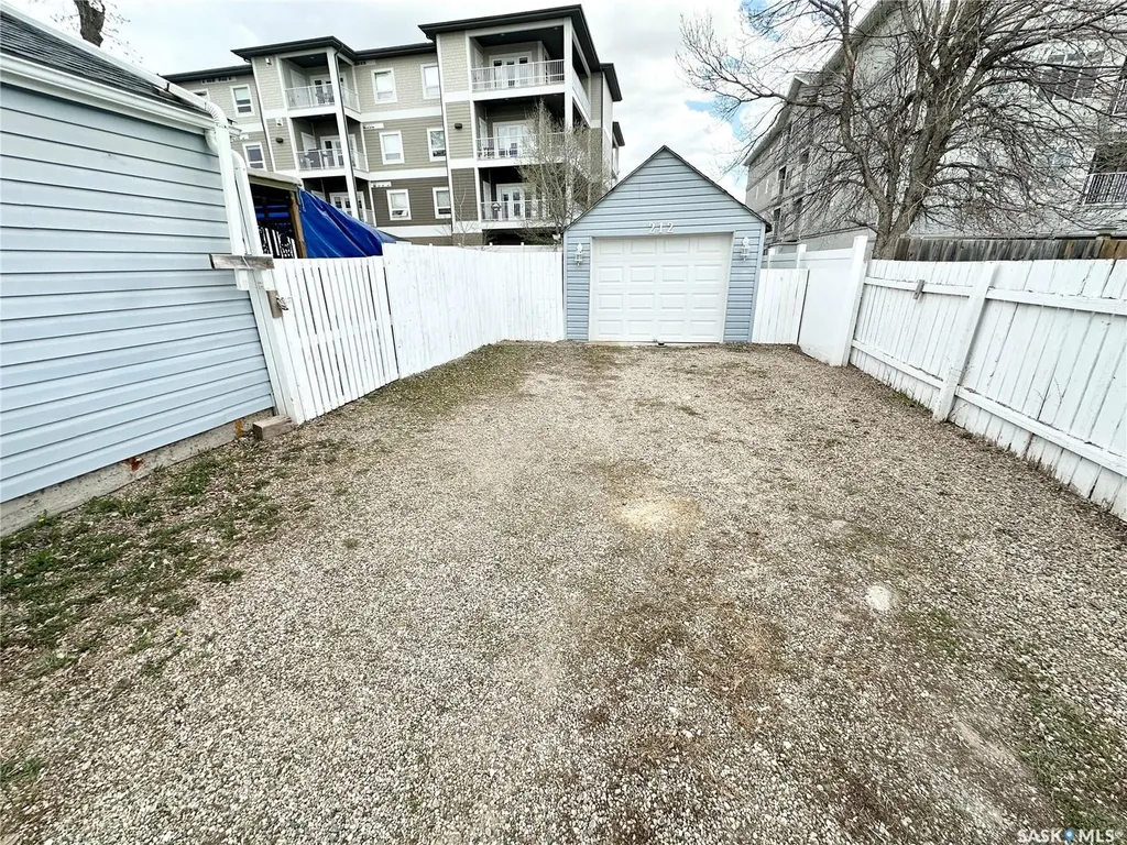 212 Foster Street Weyburn SK S4H 0R1