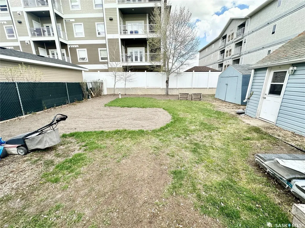 212 Foster Street Weyburn SK S4H 0R1