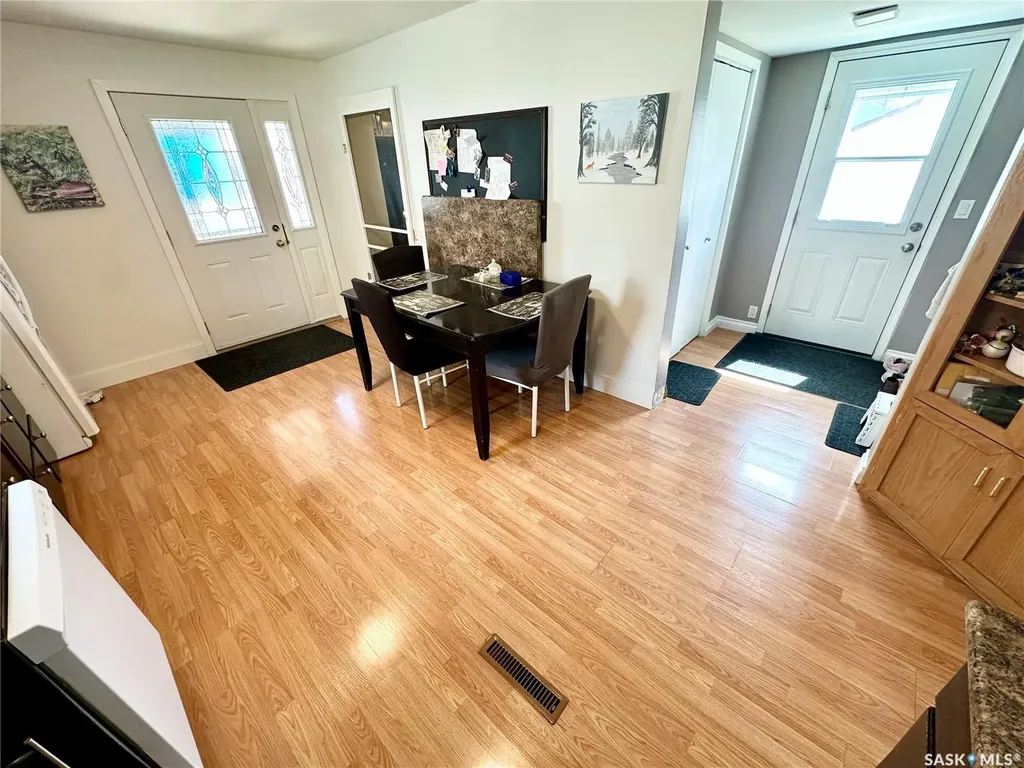 212 Foster Street Weyburn SK S4H 0R1