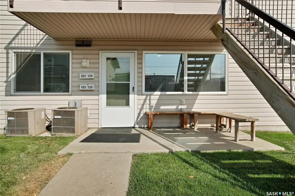 120 C Avenue N Saskatoon SK S7L 7M3