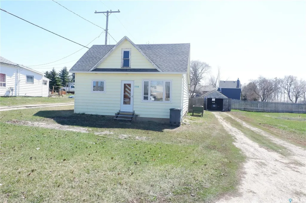 110 Railway Avenue E Eyebrow SK S0H 1L0