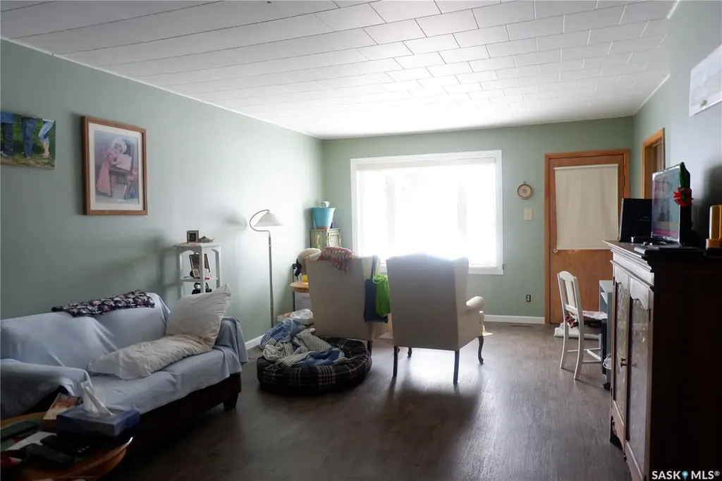 110 Railway Avenue E Eyebrow SK S0H 1L0