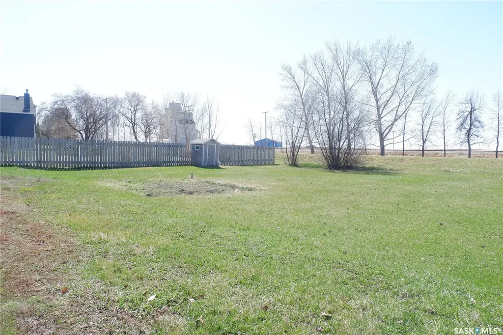 110 Railway Avenue E Eyebrow SK S0H 1L0