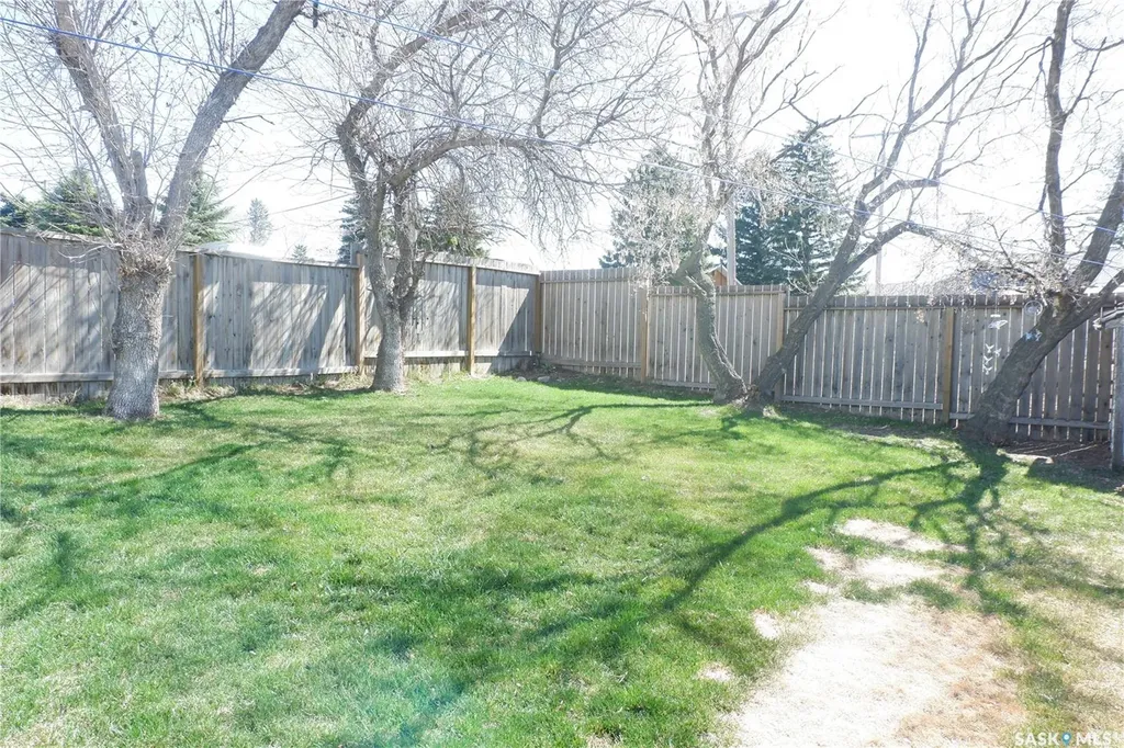 110 Railway Avenue E Eyebrow SK S0H 1L0