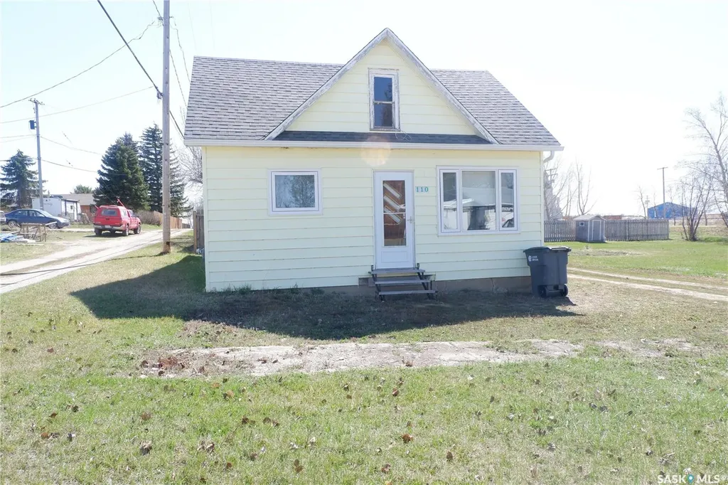 110 Railway Avenue E Eyebrow SK S0H 1L0