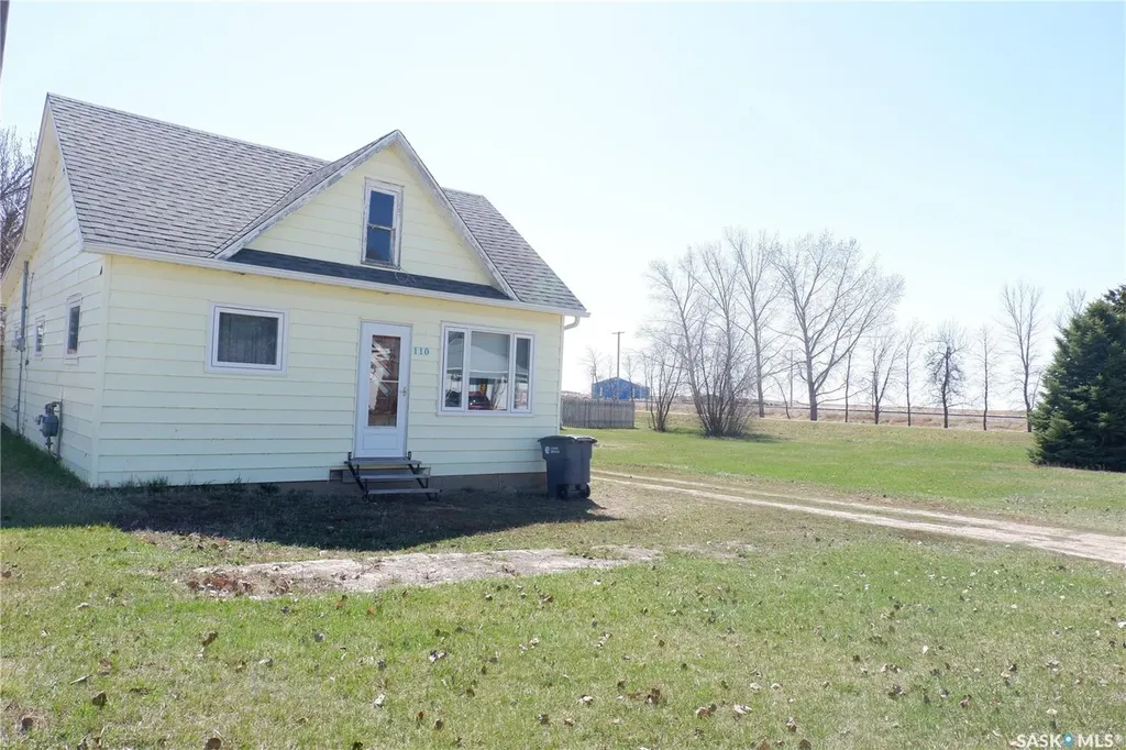 110 Railway Avenue E Eyebrow SK S0H 1L0