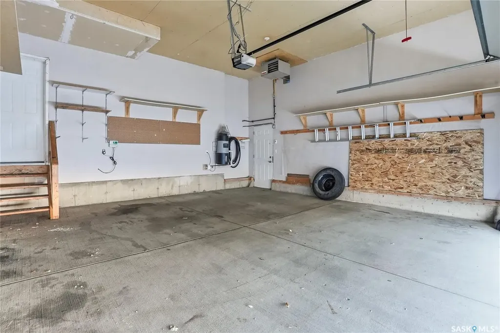 607 Beckett Crescent Saskatoon SK S7N 4X3