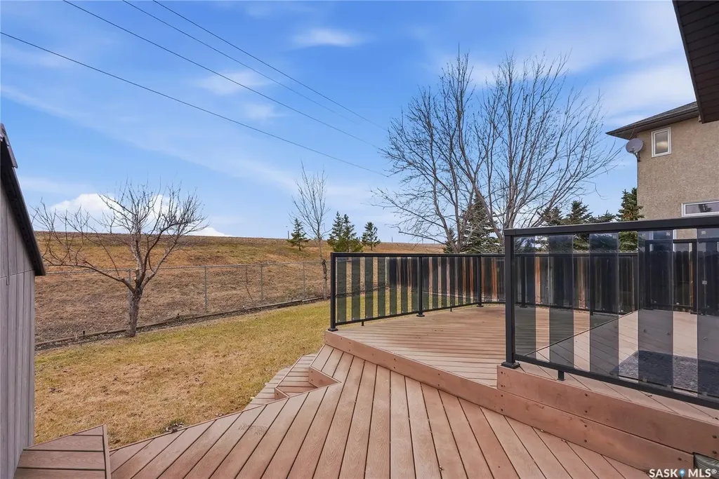 607 Beckett Crescent Saskatoon SK S7N 4X3