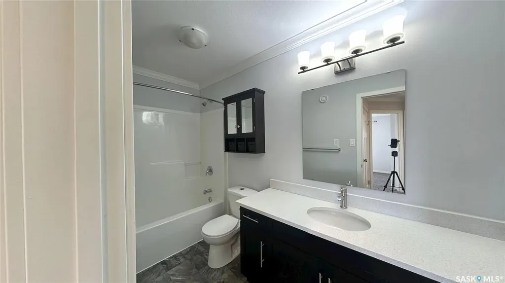 250 Akhtar Bend Saskatoon SK S7W 0W4