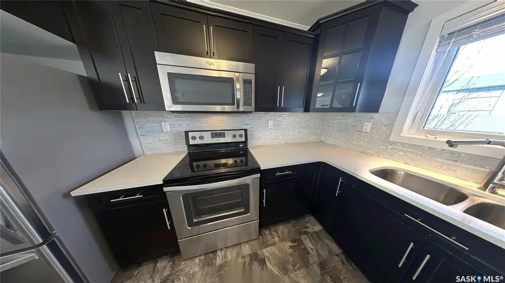 250 Akhtar Bend Saskatoon SK S7W 0W4
