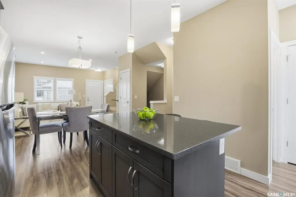 1216 Pringle Way Saskatoon SK S7T 0X5