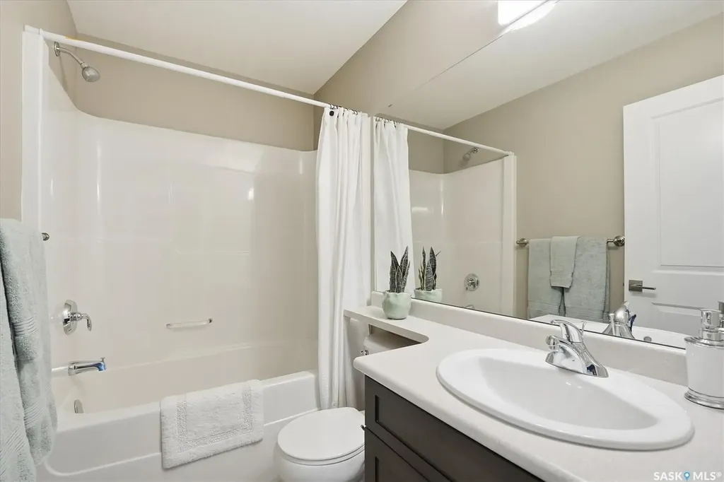 1216 Pringle Way Saskatoon SK S7T 0X5