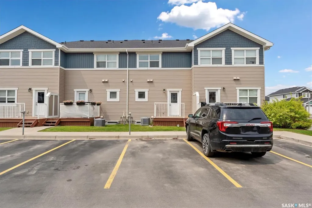 1216 Pringle Way Saskatoon SK S7T 0X5
