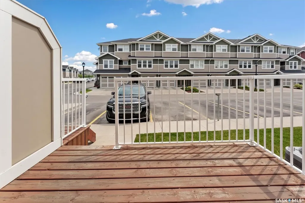 1216 Pringle Way Saskatoon SK S7T 0X5