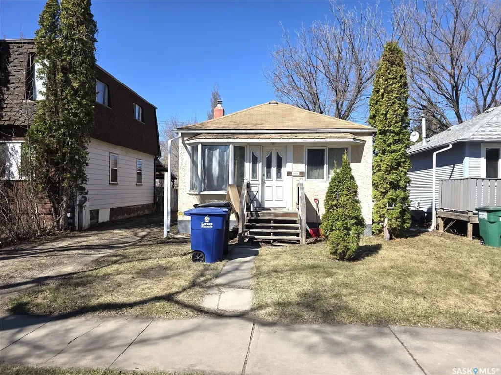 829 I Avenue N Saskatoon SK S7L 2H2